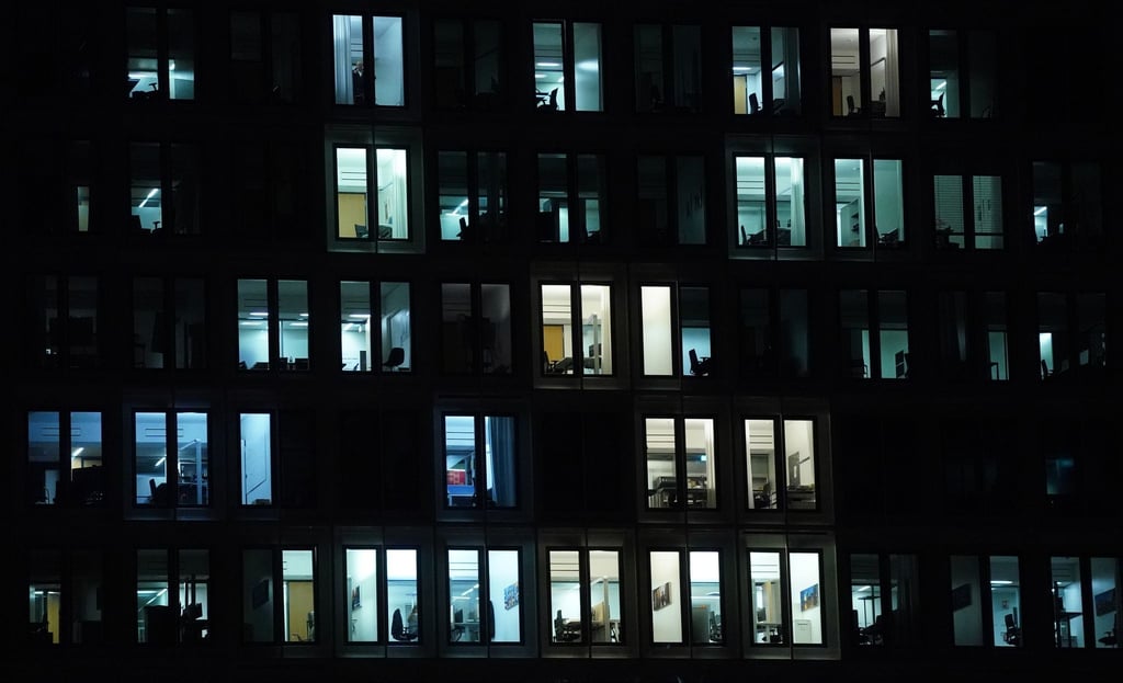 Laut einer Studie sind Büro-Jobs durch KI starken Veränderungen ausgesetzt.