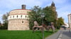 Das Kulturhistorische Museum im Kaisertrutz vor dem Reichenbacher Turm.