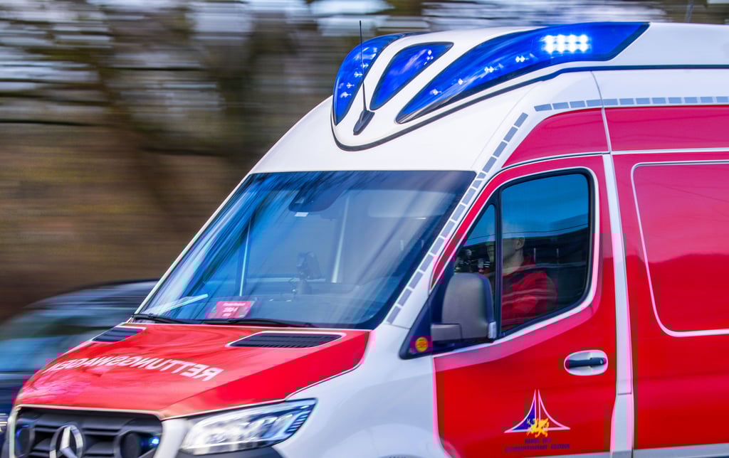 Ein Rettungssanitäter ist im Einsatz bei Seehausen bedroht worden.