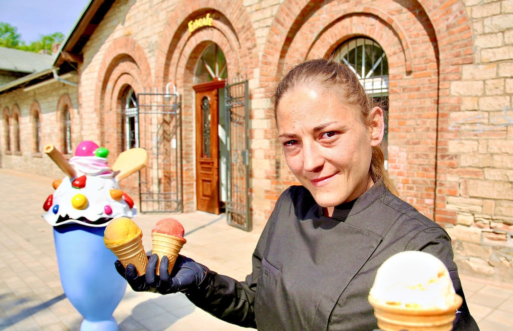 Carolin Dubowski eröffnet im Juni Bernburgs neue Eisdiele im alten Wasserwerk.