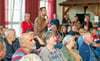 Beim Wahlforum im Größnitzer Saal konnten die Bürger den beiden Kandidaten für das Amt des Bürgermeisters auf den Zahn fühlen. 