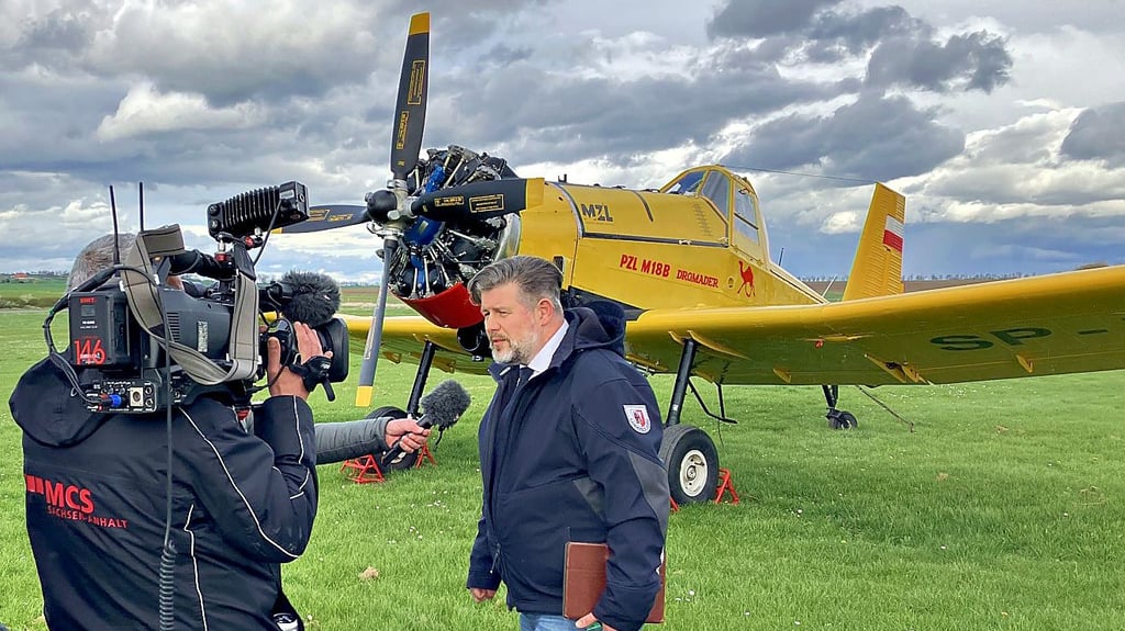 Mediale Aufmerksamkeit: Wohl ganz Deutschland berichtet über das Harzer Löschflugzeug, das auf dem Flugplatz Ballenstedt stationiert ist.