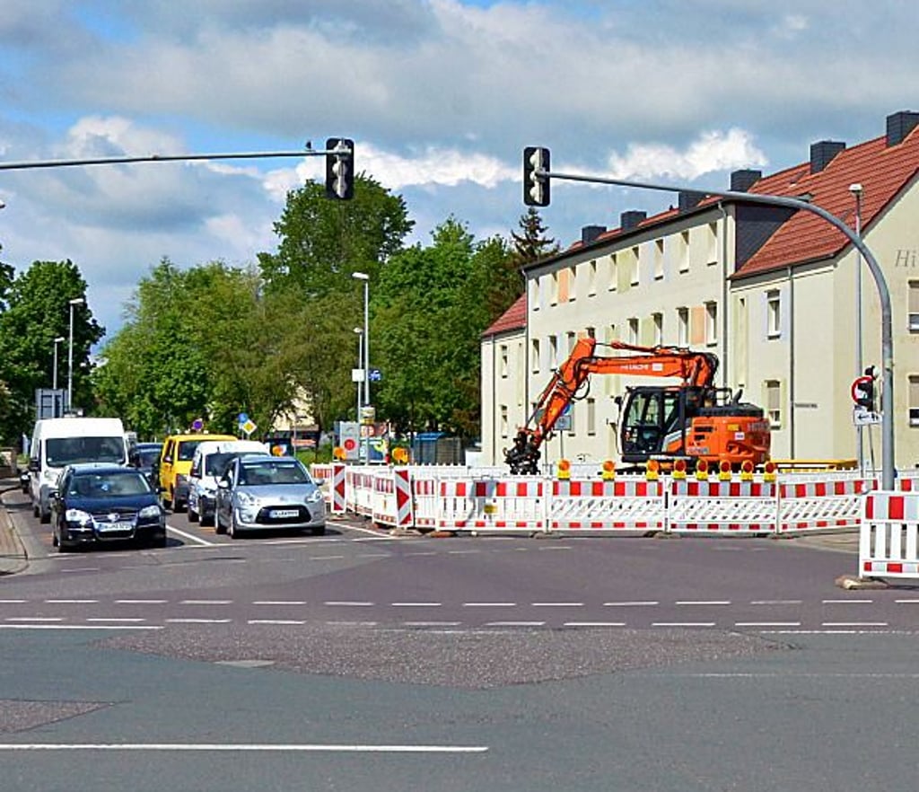 Die Friedrichstraße in Oschersleben ist derzeit nur einspurig befahrbar.