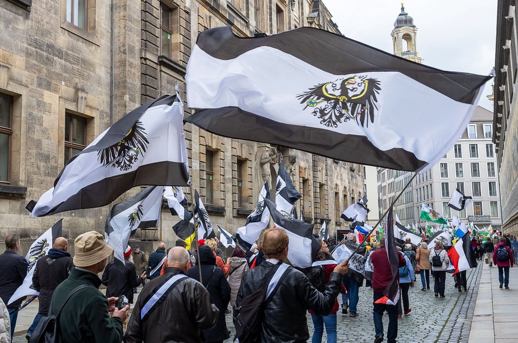 Der Verfassungsschutz beobachtet die Reichsbürger-Szene.