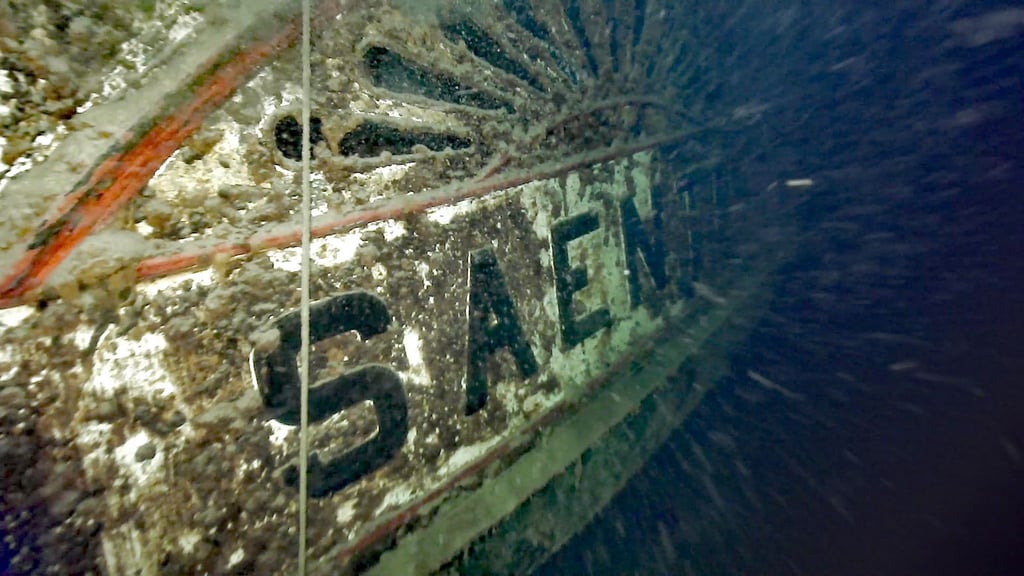 Das Dampfschiff „Säntis“ auf dem Grund des Bodensees.