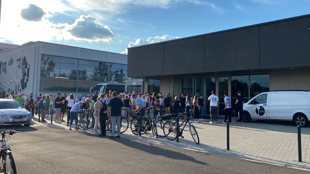 Eröffnung der WolfgangLakenmacherHalle in Magdeburg Neue Sporthalle