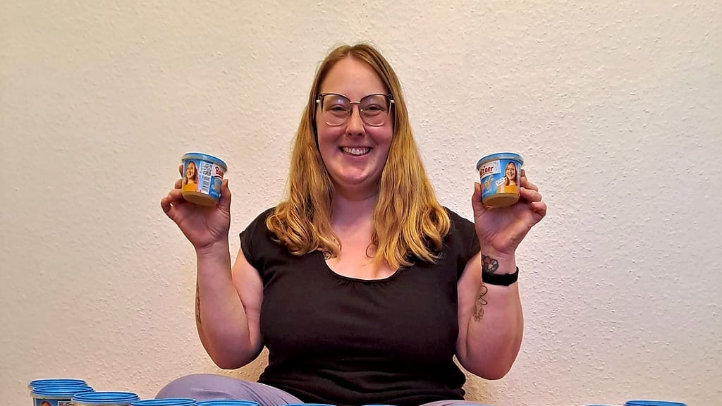 Sabrina Grünheidt aus Dessau ist auf vielen Senfbechern zu sehen.