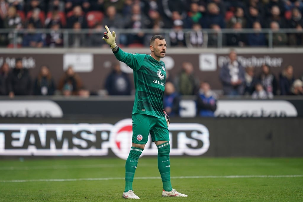 Werder ist einem Bericht zufolge an Torwart Markus Kolke vom FC Hansa Rostock interessiert.
