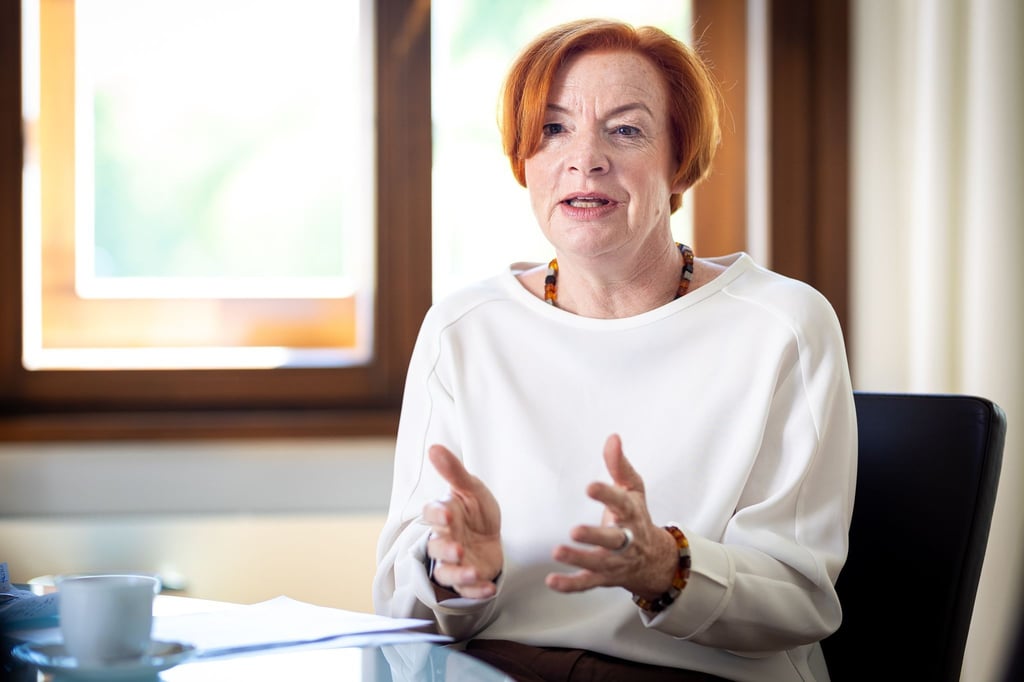 Katrin Ballnus, Leiterin der Generalstaatsanwaltschaft Celle, spricht während eines Interviews.