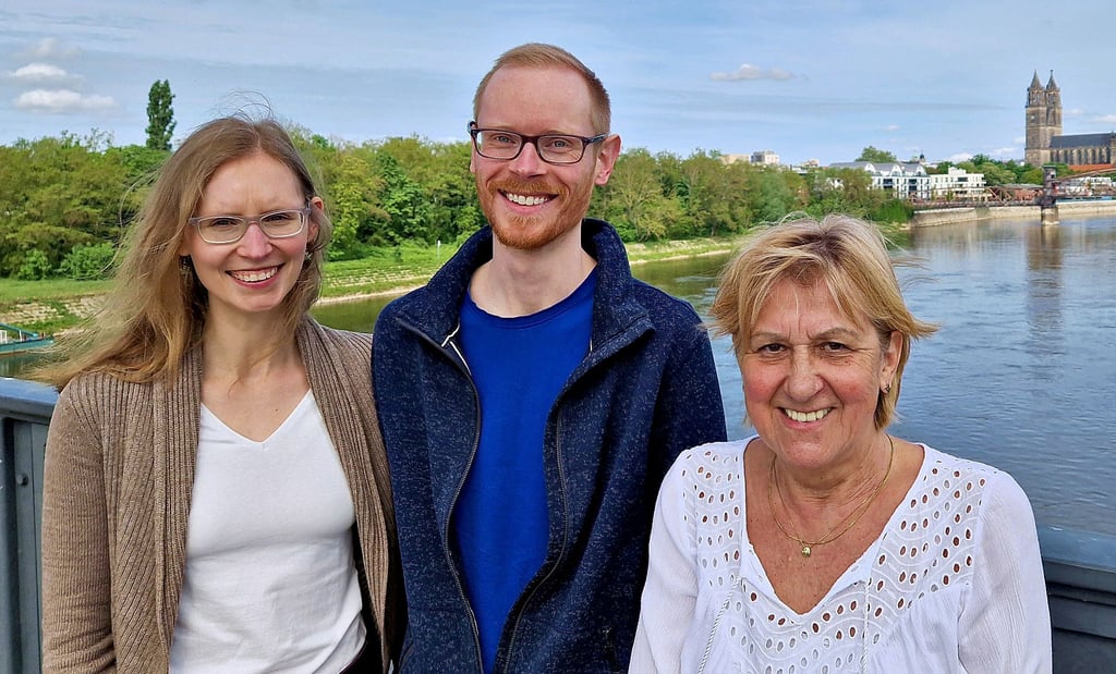 Die Nabu-Ehrenamtlichen Grit und Jonas Liebelt sowie Helga Pickert (v. l.) haben den Brutmonitor für Magdeburg gestartet und rufen Elbestädter zum Mitmachen auf. Die Projektleitung liegt in den Händen von Grit und Jonas Liebelt.