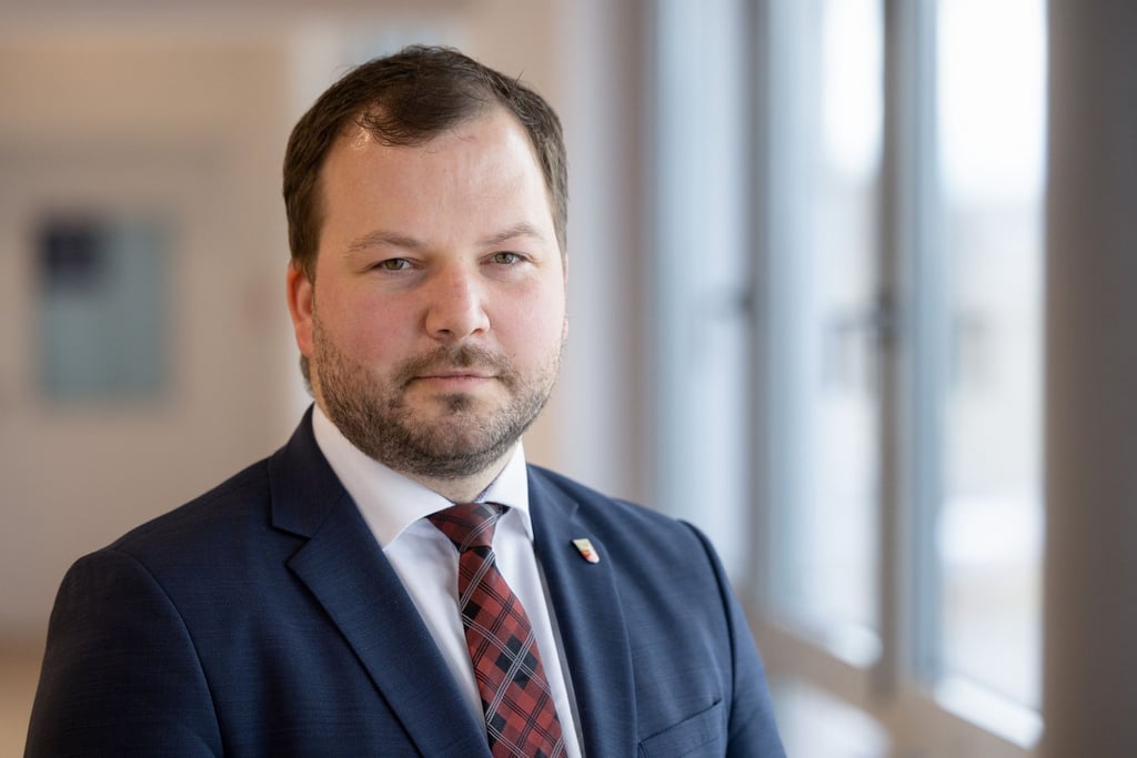 Onno Eckert (SPD), stellvertretender Präsident des Thüringischen Landkreistages und Landrat von Gotha, aufgenommen bei der Landkreisversammlung des Thüringischen Landkreistages im Congress Center der Messe.
