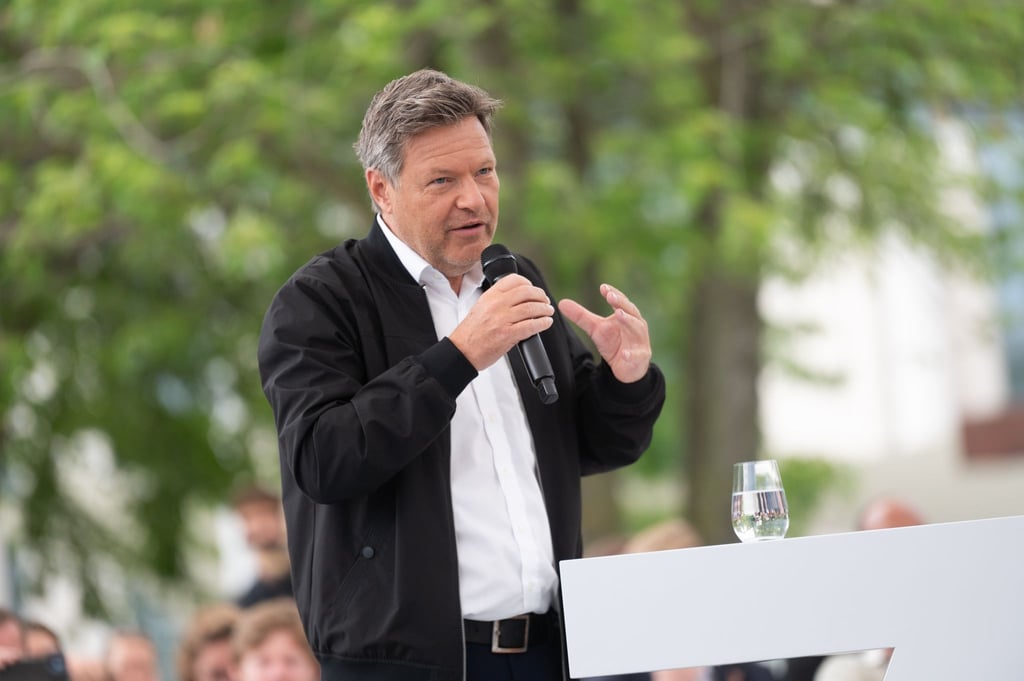 Vizekanzler Robert Habeck fand beim Demokratiefest in Berlin deutliche Worte für das Vorgehen Israels im Gazastreifen.