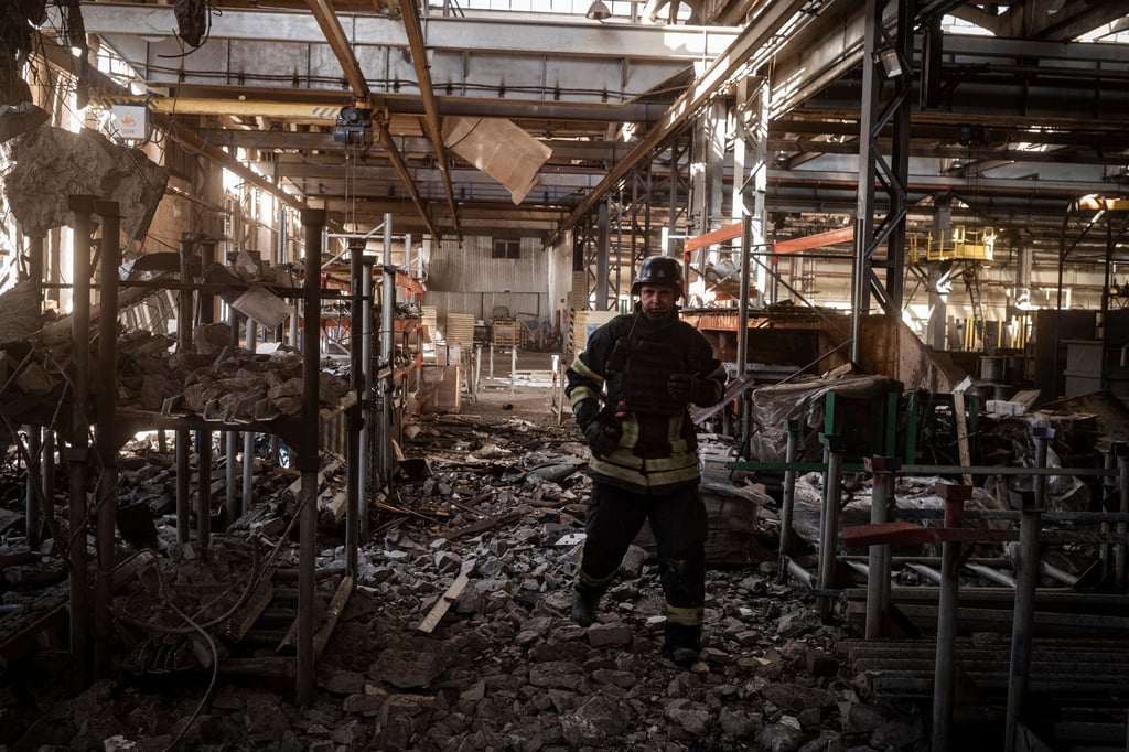 Die russische Armee hat ein Industriegebiet in Charkiw bombadiert.