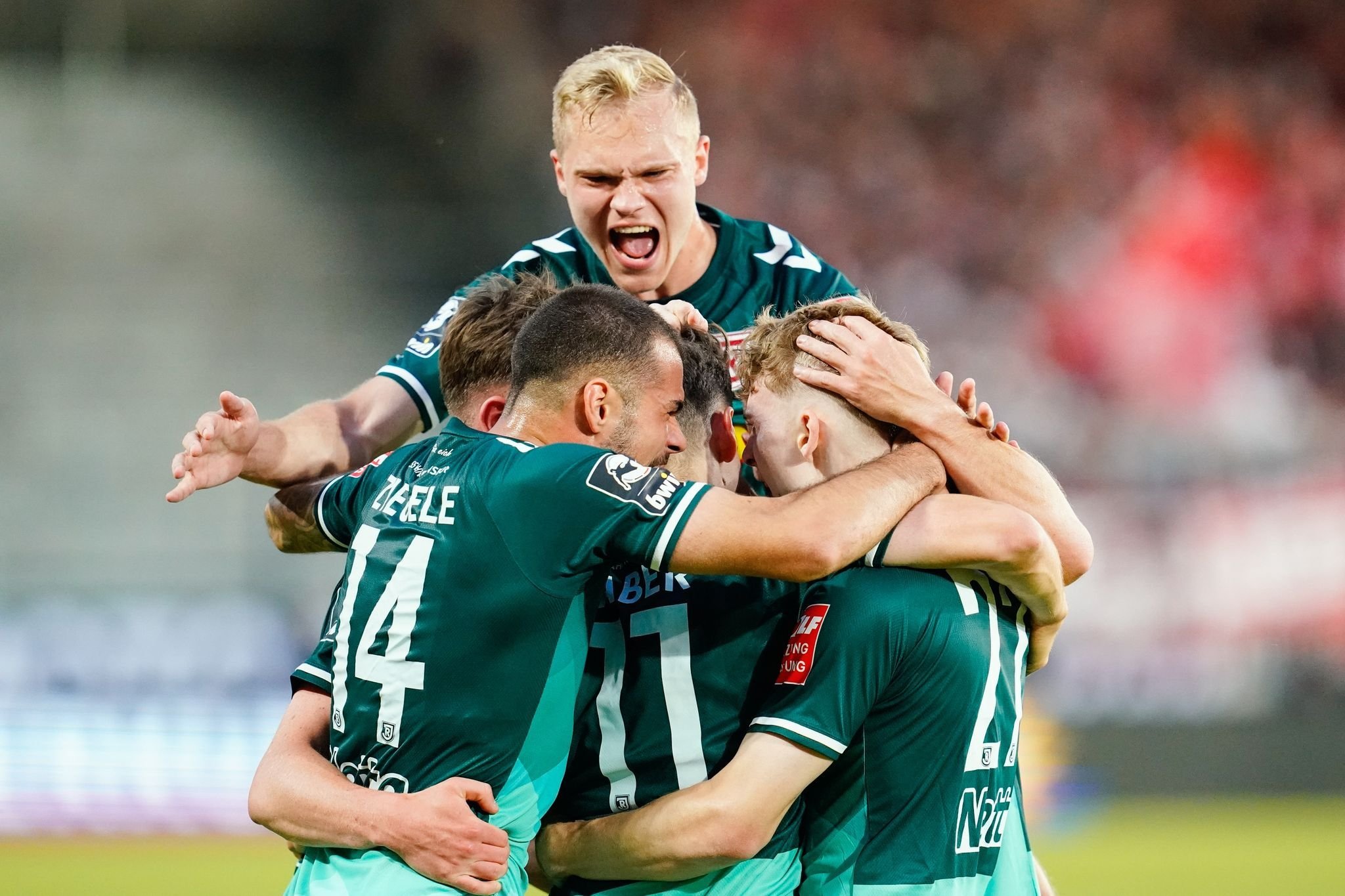 Relegation Regensburg zurück in der 2. Liga Sieg beim SV Wehen