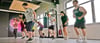  Jugendliche des Freizeittreffs „Am Wiesengrund“ absolvieren in ihren Pfingstferien einen HIIT-Kurs  in Jessens Fitnessstudio Injoy. 