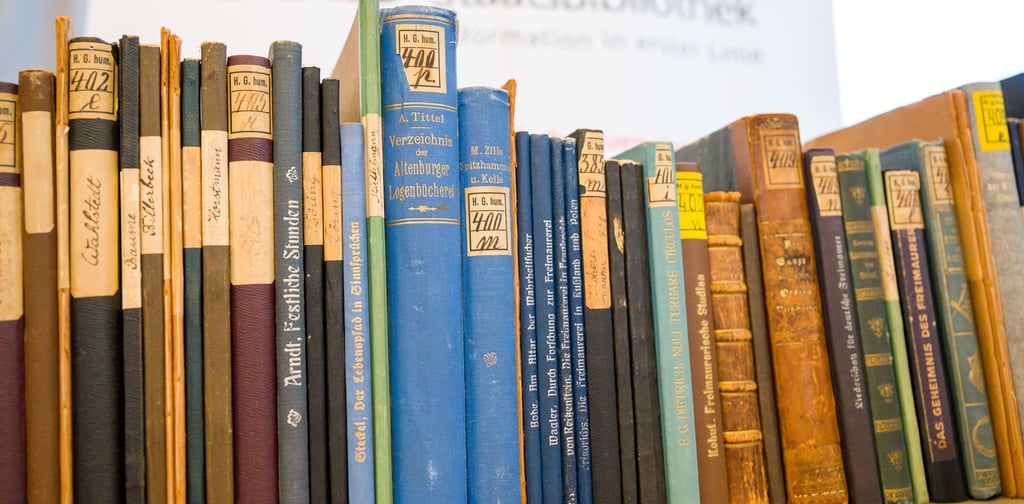 Symbolbild: Für die Recherchen zur Biografie Pastor Dells hat seine Tochter, Susanne Dell, viele unterschiedliche Quellen herangezogen, darunter Tagebucheinträge, Briefe oder Stenografien ihres Vaters. 