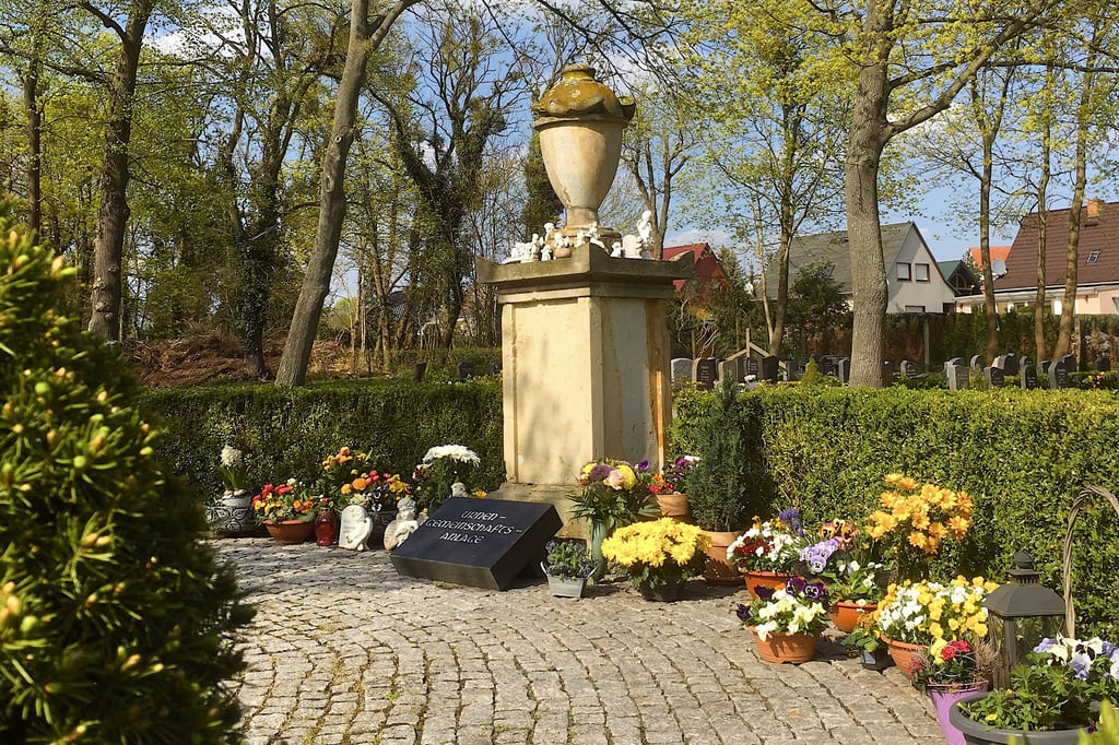 Mit der neuen Friedhofssatzung für Möckern werden theoretisch auf allen kommunalen Friedhöfen alle aufgeführten Bestattungsformen möglich. Aber was bedeutet das in der Praxis?