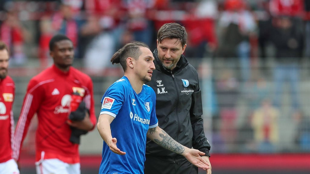 Co-Trainer André Kilian und Offensivstar Baris Atik: Einer ist zum Zweitliga-Start gegen Elversberg gesperrt, der andere nicht.