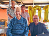 Rudolf Hornik (vorn links) aus Wernigerodeist 101 Jahre alt geworden. Mit ihm auf dem Foto:  seine Stiefkindern(hinten) sowie Dezernent Rüdiger Dorff (rechts).