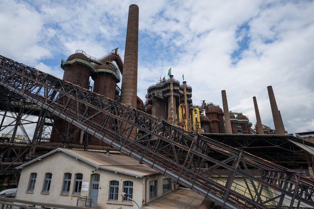 Das Weltkulturerbe Völklinger Hütte. Die Völklinger Hütte ist das einzige vollständig erhaltene Eisenwerk, das in die Welterbeliste der Unesco aufgenommen wurde.
