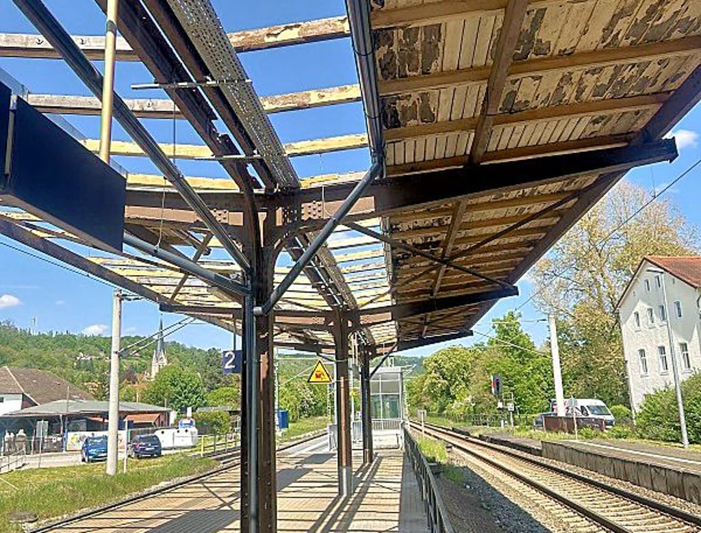 Wie ein „Schweizer Käse“: die Bahnsteige von Bad Kösen