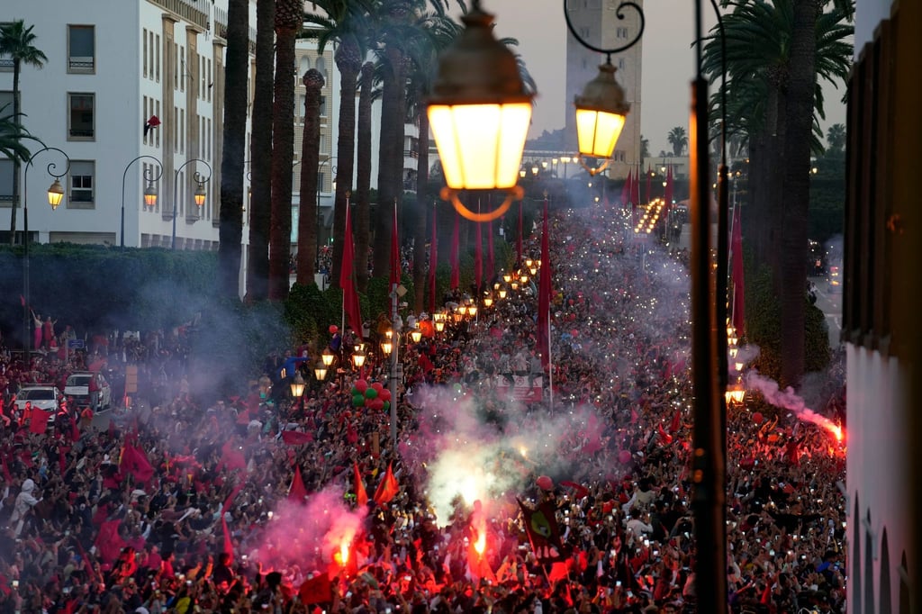 Zehntausende marokkanische Fans feiern in Rabat.