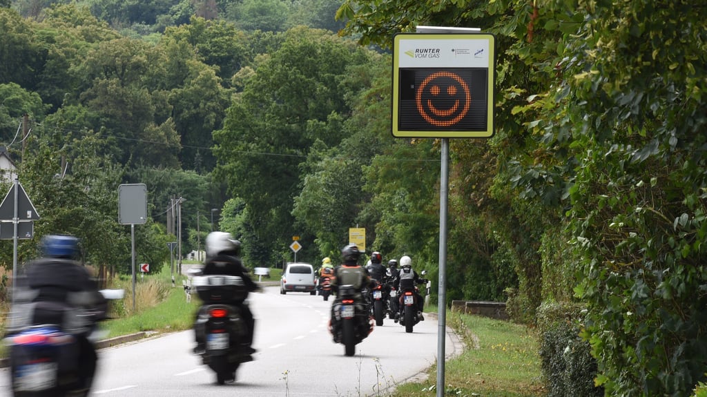 Anwohner in Kelbra ärgern sich über den Lärm, den einige Motorräder auf der B85 verursachen und wollen nun selbst dagegen vorgehen. Wenn es nicht anders geht, wollen die Anlieger die Strecke sperren.