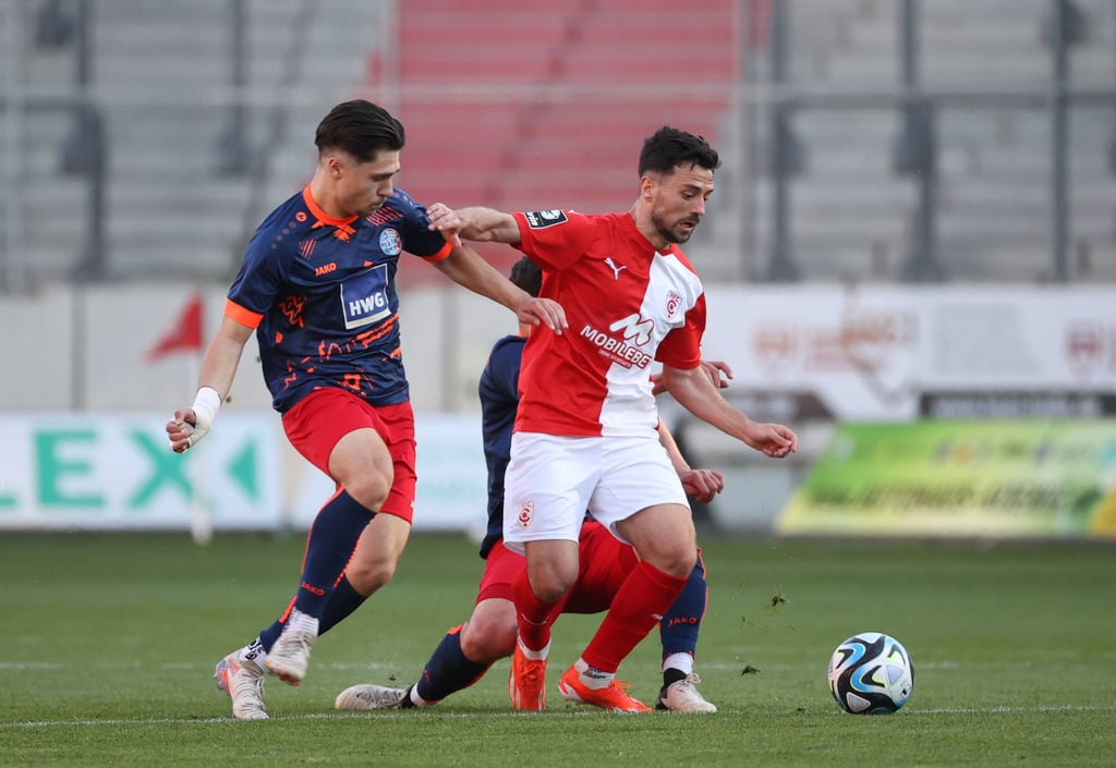 Im Halbfinale des Landespokals spielte Luka Vujanic (l.) im Mai noch gegen den HFC.