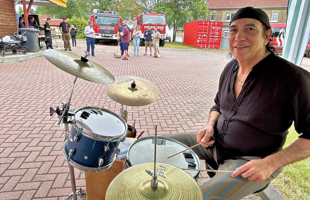 Orlando Garcia von „Celestial Harmonies“ kam beim Frühlingsstammtisch in Greppin nicht aus dem Takt.