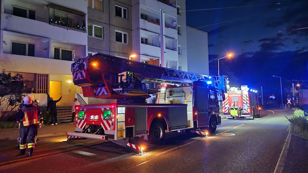 Feuerwehreinsatz am Mittwochabend in der Wolfsburger Straße.