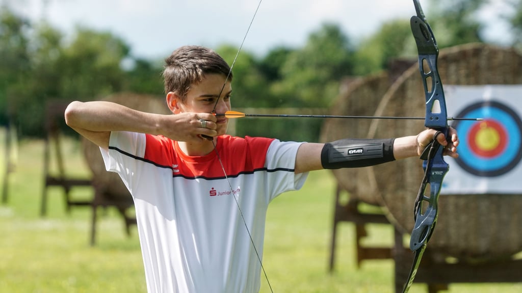 Philipp Funk vom Bogensportverein Bode-Selke-Aue ist seit diesem Jahr Mitglied des Sparkassen-Junior-Teams.