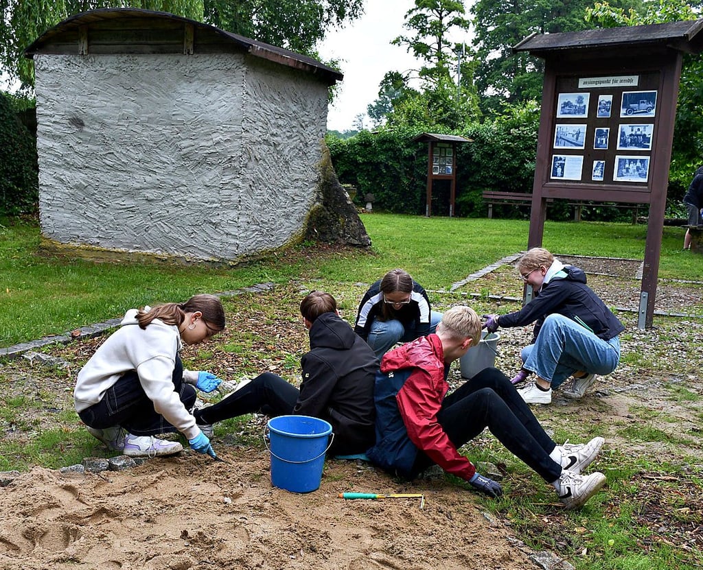 Achtklässer der Jeetze-Schule säuberten gestern das Areal.