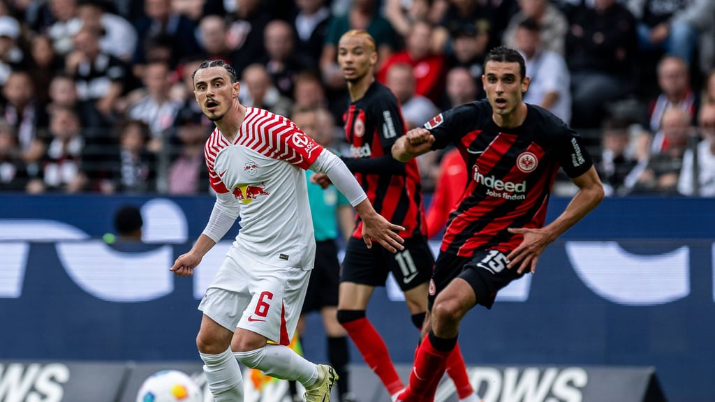 Elmas (l.) im Saisonfinale gegen Eintracht Frankfurt.