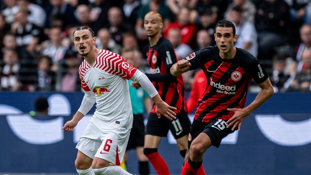 Elmas (l.) im Saisonfinale gegen Eintracht Frankfurt.