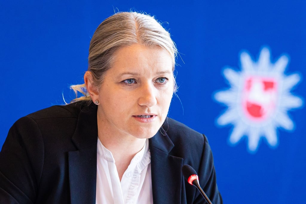 Kathrin Wahlmann (SPD), Justizministerin von Niedersachsen, spricht auf einer Pressekonferenz des Landeskriminalamtes (LKA) Niedersachsen.