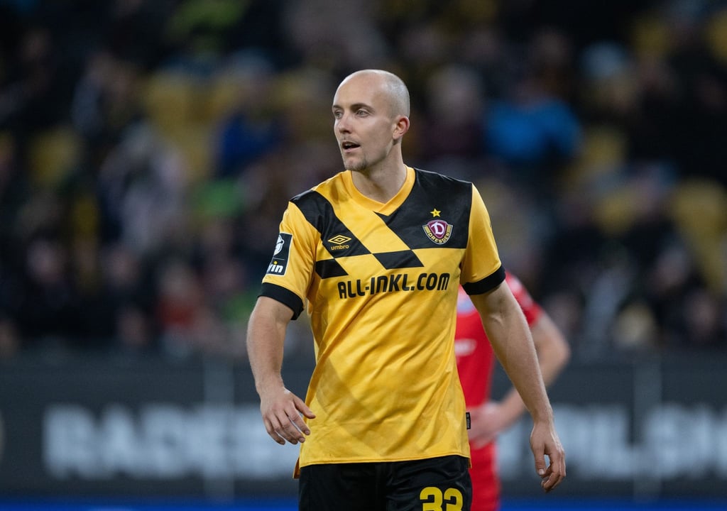 Dynamos Tobias Kraulich steht auf dem Feld. Der Verteidiger verlässt Dynamo.