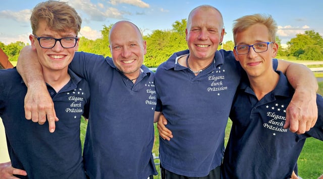 Tanzende Männer aus Günthersdorf Family Business Wenn der Vater mit