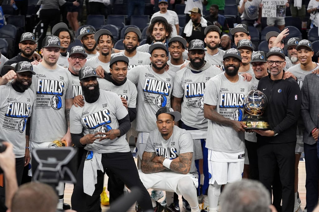 Die Dallas Mavericks feiern den Einzug in die NBA-Finals.