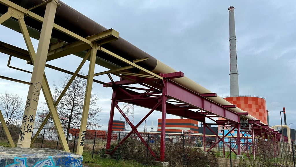 Eine Fernwärmeleitung in Halle