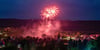 Festumzug abgesagt, das Feuerwerk nicht: krachend buntes Spektakel zum Brunnenfest in Bad Kösen.