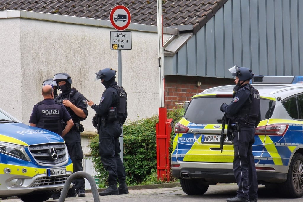 Einsatzkräfte der Polizei am 1. Juni in Hagen im Einsatz.