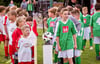 Am Freitag  war Droyßig Gastgeber für das  Fußballmatch im Apfel-Latein.  Zuerst  kämpften Mixed-Teams aus der Droyßiger SG und Grundschüler. 