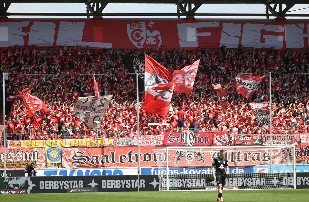 Der Hallesche FC spielt in der kommenden Saison in der Regionalliga.