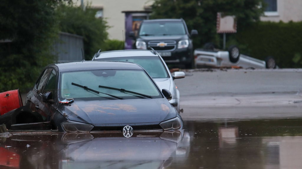 Land unter, hier in Baden-Württemberg. Heftige Hochwasser wird es in Zukunft öfter geben, warnt der Präsident des Umweltbundesamtes in Dessau, Dirk Messner, im Interview mit der MZ.
