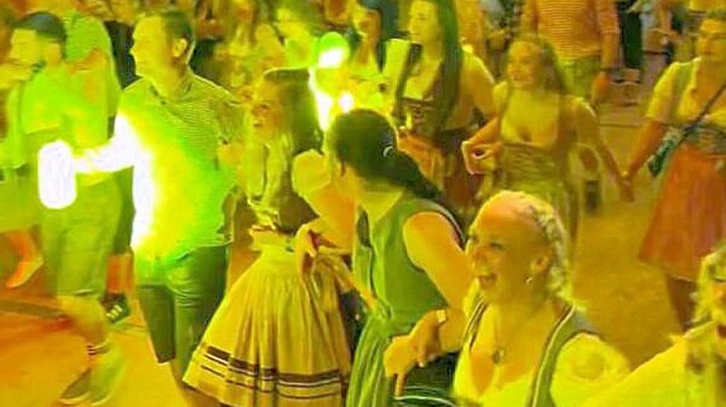 Wie hier 2023 bei der „Quedlinburger Wiesn“, soll auch dieses Jahr Oktoberfest gefeiert werden.