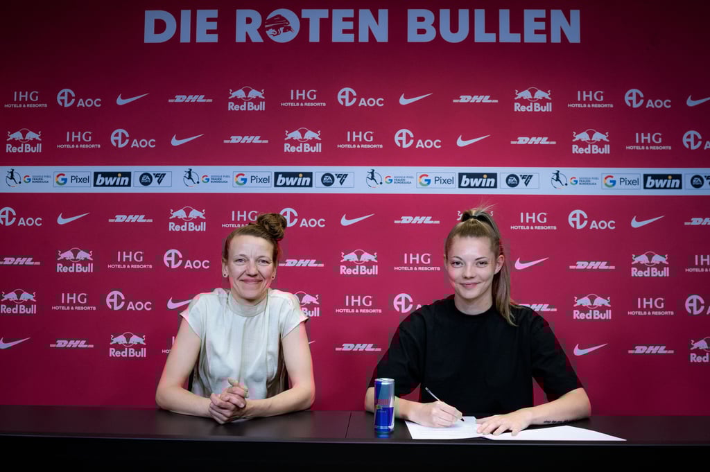 Julia Landenberger unterschrieb bei RB bis 2027.