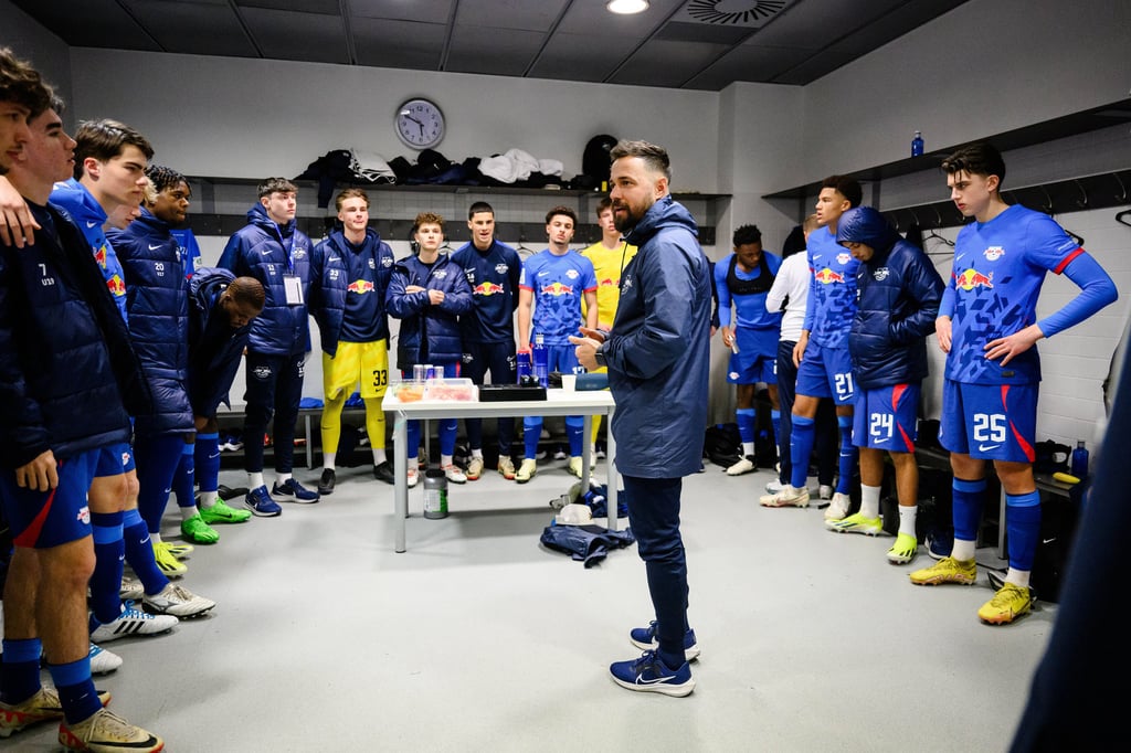 Sebastian Heidiger in der Kabine bei RB Leipzig.