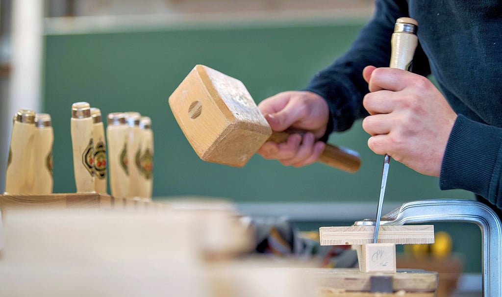 Lieber angestellt: Auch im Handwerk scheuen immer mehr die Selbstständigkeit.