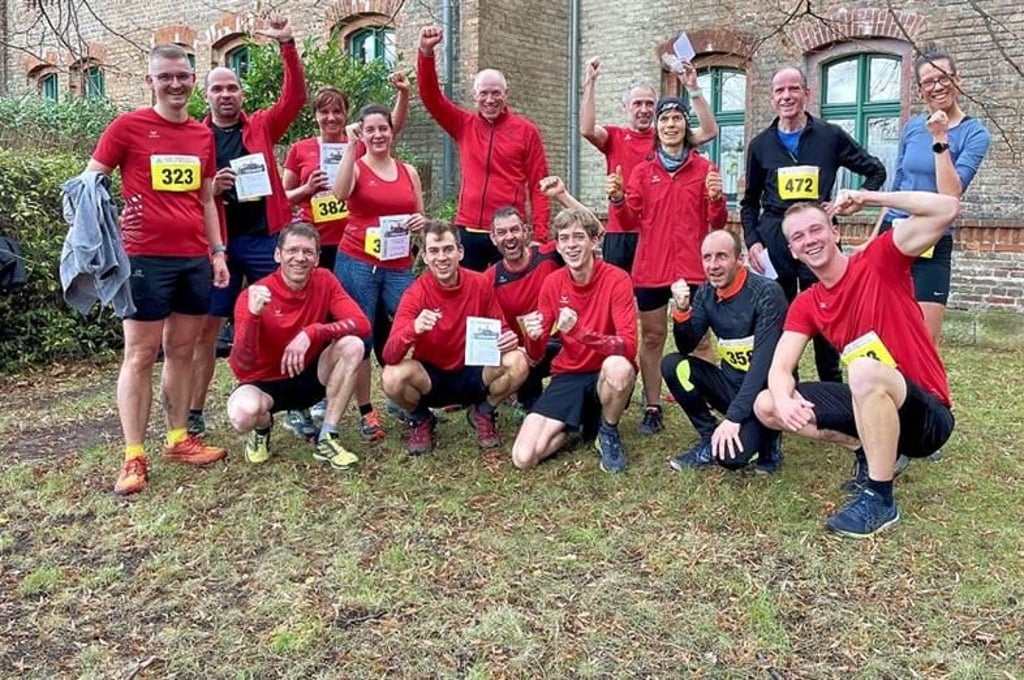 Immer aktiv dabei - entweder als Organisatoren oder wie hier beim Silvesterlauf in Wernigerode: Leichtathleten des SV Lok Blankenburg.