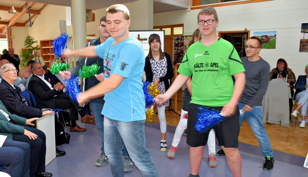 Die Schüler der Katharien-Schule in Schneidlingen führten zum Festakt ein Programm für die Gäste auf.
